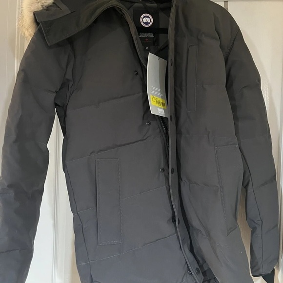 Canada Goose Down Jacket - Picture 4 of 5
